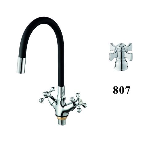 Смеситель для кухни D-Lin D153807-1 на мойку черный/хром