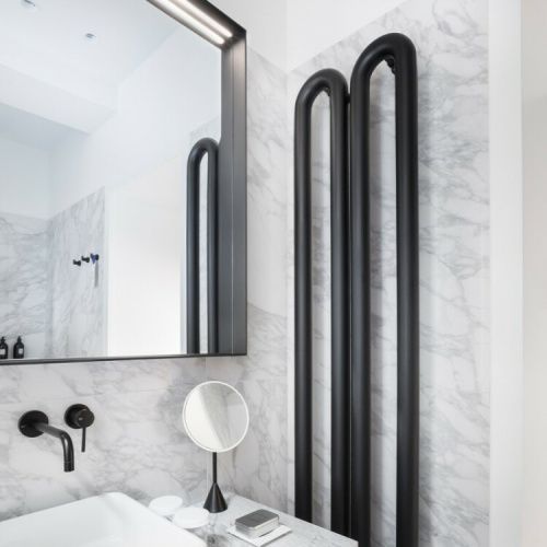 Полотенцесушитель Antrax Tubone ECTNVS170001T/NEOP 21х170 электрический черный матовый