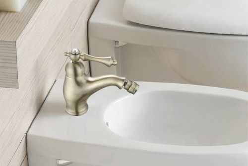 Смеситель Rose R0107Q на биде бронза - фото 4