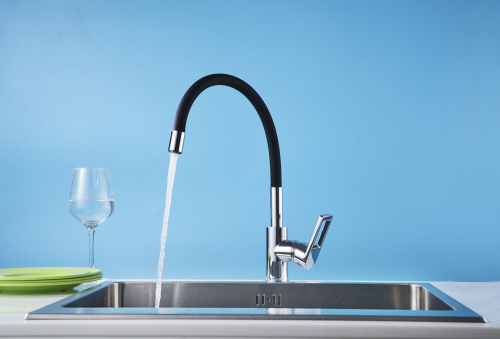 Смеситель для кухни Rossinka Z Z35-35U-Black на мойку хром - фото 2