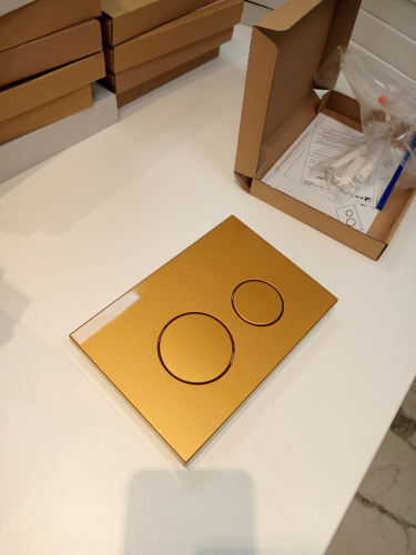 Клавиша смыва механическая KK POL M11 SPP/037/0/K цвет золото глянцевое - фото 2