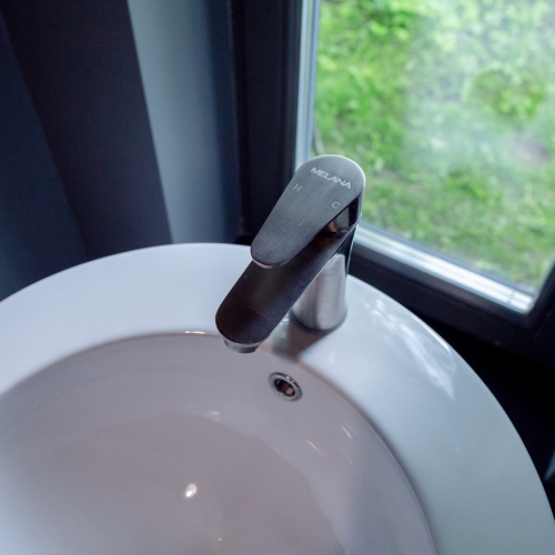 Раковина из сантехнического фарфора Melana B133-805 50х50 напольная цвет белый 1 отверстие под смеситель - фото 3