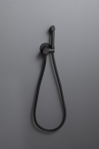 Гигиенический душ со смесителем Allen Brau Priority 5.31A29-31 встраиваемый в стену черный - фото 3