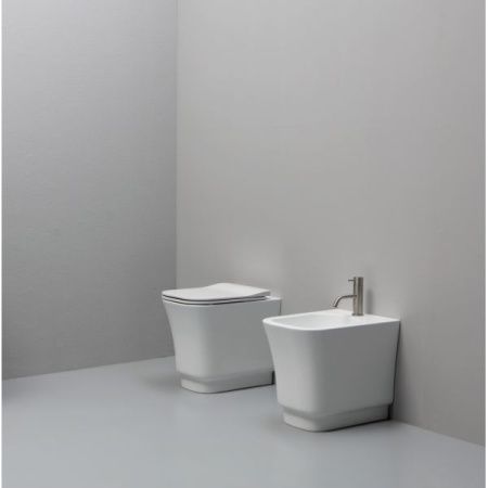 Чаша унитаза приставная White Ceramic Idea W1000105 цвет черный без сиденья безободковая
