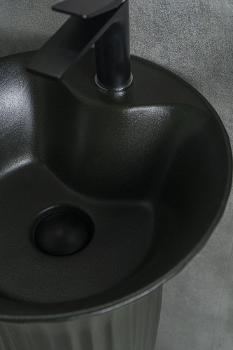 Раковина керамическая Gid Autonomo 81114 41х41 напольная цвет черный 1 отверстие под смеситель - фото 4
