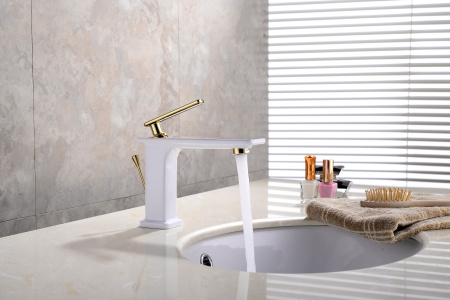 Смеситель LeMark Mista LM6406WG на раковину белый/золото