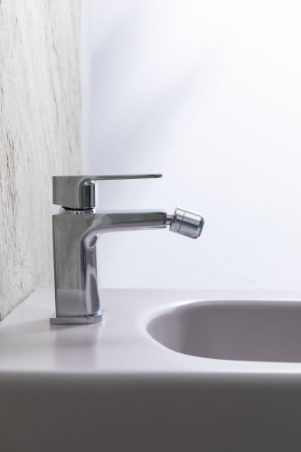 Смеситель Allen Brau Infinity 5.21004-00 на биде хром - фото 5