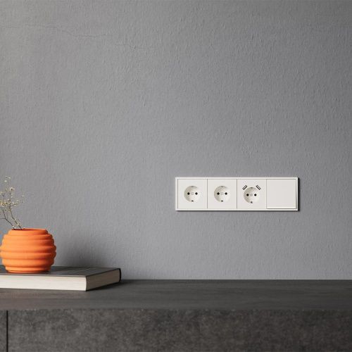 Накладка для розетки с заземлением и защитными шторками, с USB A+A VOLTUM S70 VLS000913 - фото 5