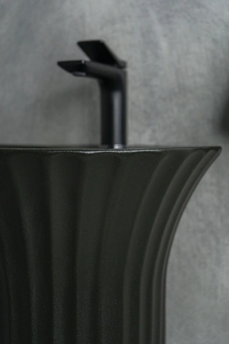 Раковина керамическая Gid Autonomo 81114 41х41 напольная цвет черный 1 отверстие под смеситель - фото 2