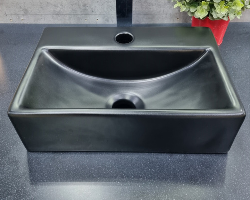 Раковина из санфаянса CeramaLux 9135-1MB 36х25 подвесная цвет черный матовый 1 отверстие под смеситель - фото 2