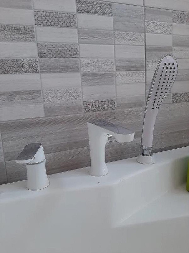 Cмеситель для ванны и душа Haiba HB80804 на борт ванны белый/хром - фото 2