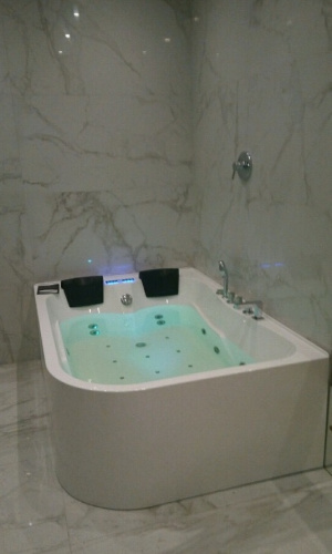 Ванна акриловая гидромассажная Frank 2015109 170х120 угловая асимметричная с каркасом - фото 3